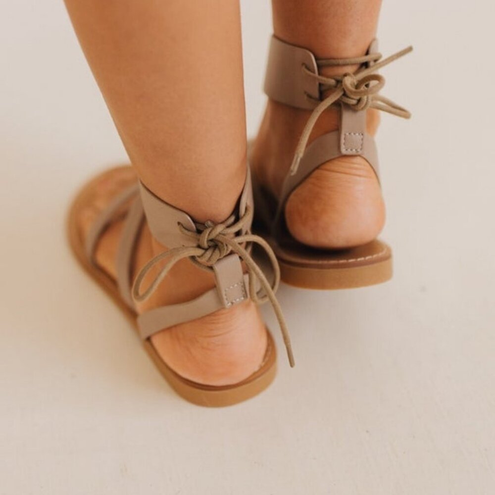 OASIS Society Sandal - Picture 3 of 10